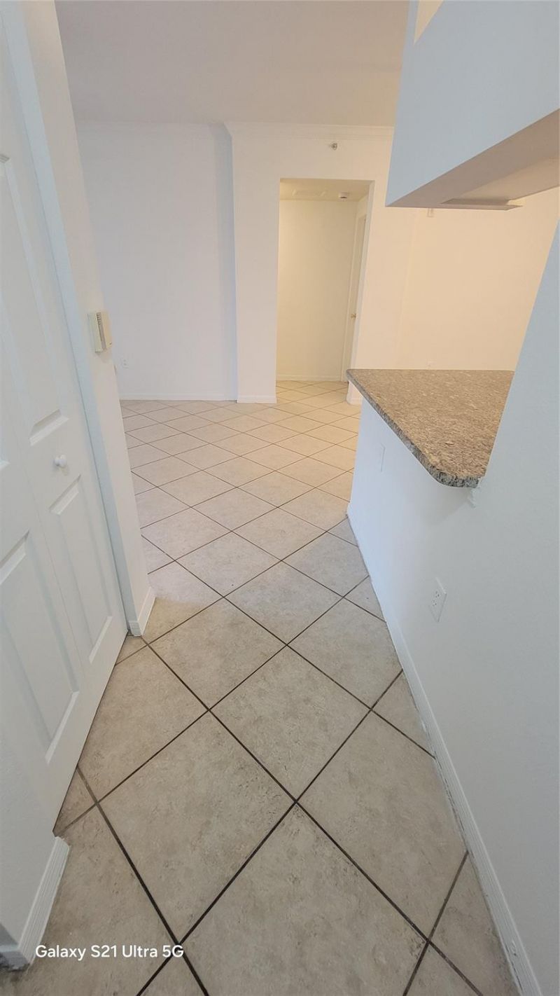 6533 Emerald Dunes Drive, Unit 205, West Palm Beach, FL 33411 Photo