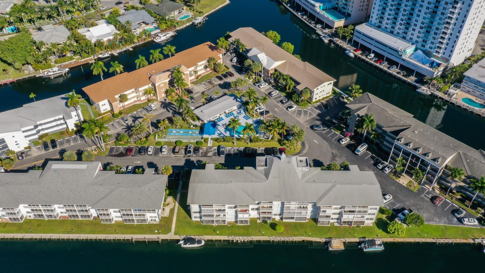 450 Paradise Isle Boulevard, Hallandale Beach, FL 33009 Photo