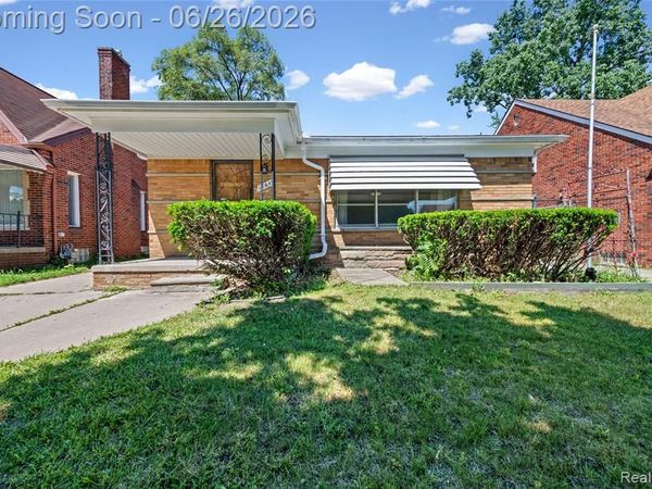 18645 Whitcomb Street, Detroit, MI 48235