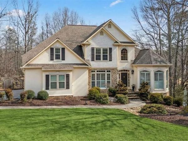 50 Lakecrest Circle , Suwanee, GA 30024