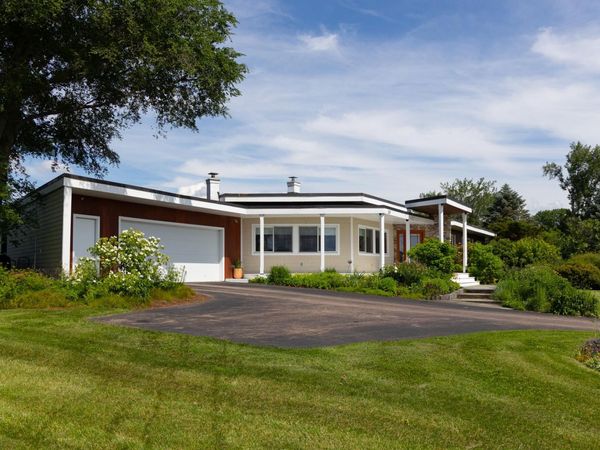 323 Buckingham Drive, Colchester, VT 05446
