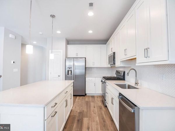 7 WHEATLEY WALK , LANSDALE, PA 19446