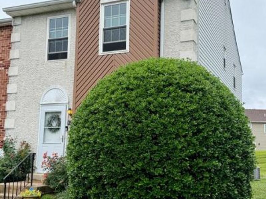 428 Cedarcrest Lane, Unit 8, Upper Chichester, PA 19014 Main Photo
