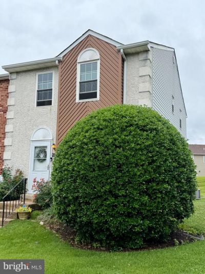 428 Cedarcrest Lane, Unit 8, Upper Chichester, PA 19014 Main Photo