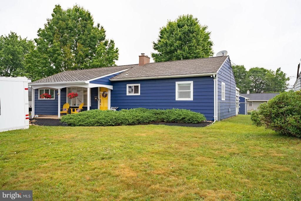 205 YORKSHIRE ROAD, FAIRLESS HILLS, PA 19030