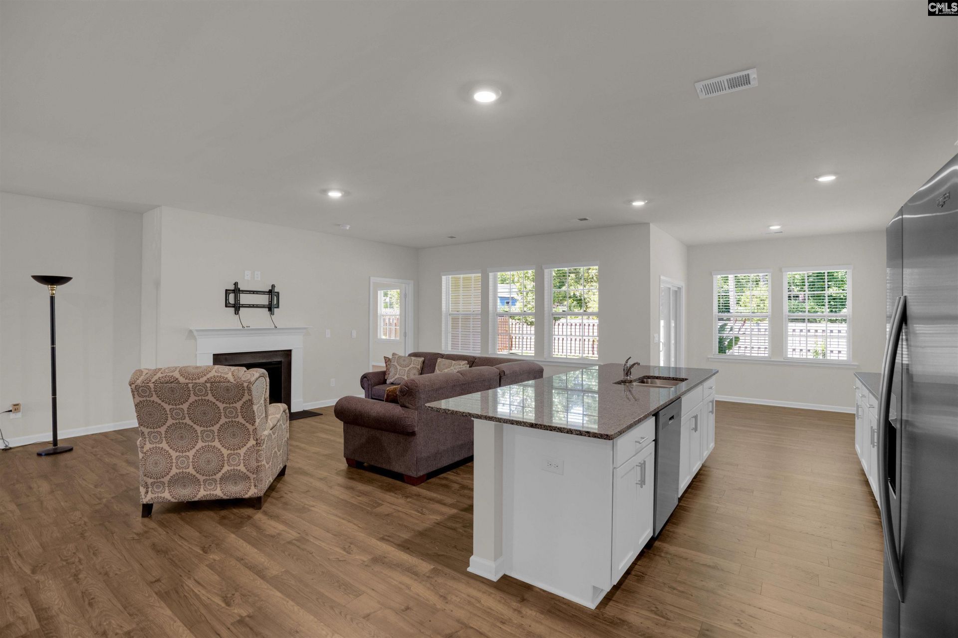 329 Sycamore Crest Way  Photo 12