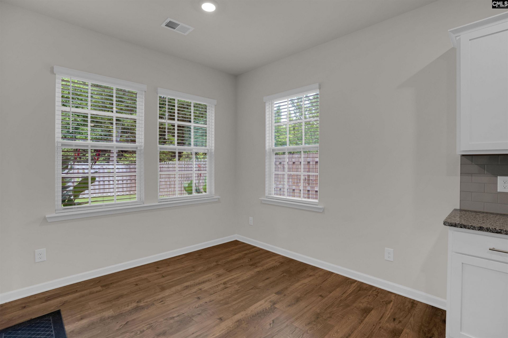 329 Sycamore Crest Way  Photo 15