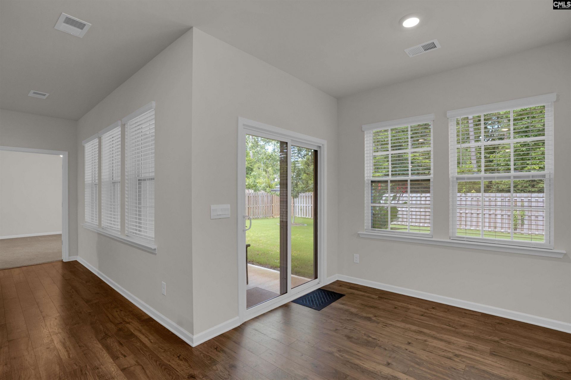 329 Sycamore Crest Way  Photo 16