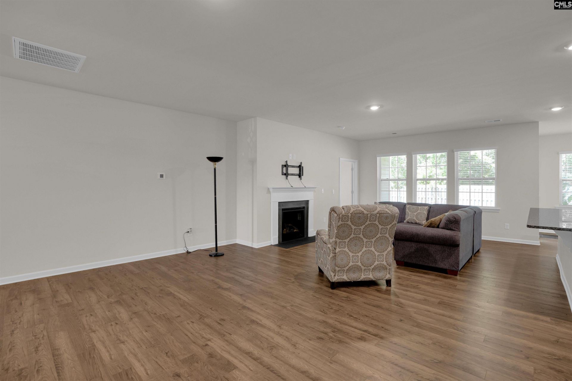 329 Sycamore Crest Way  Photo 7