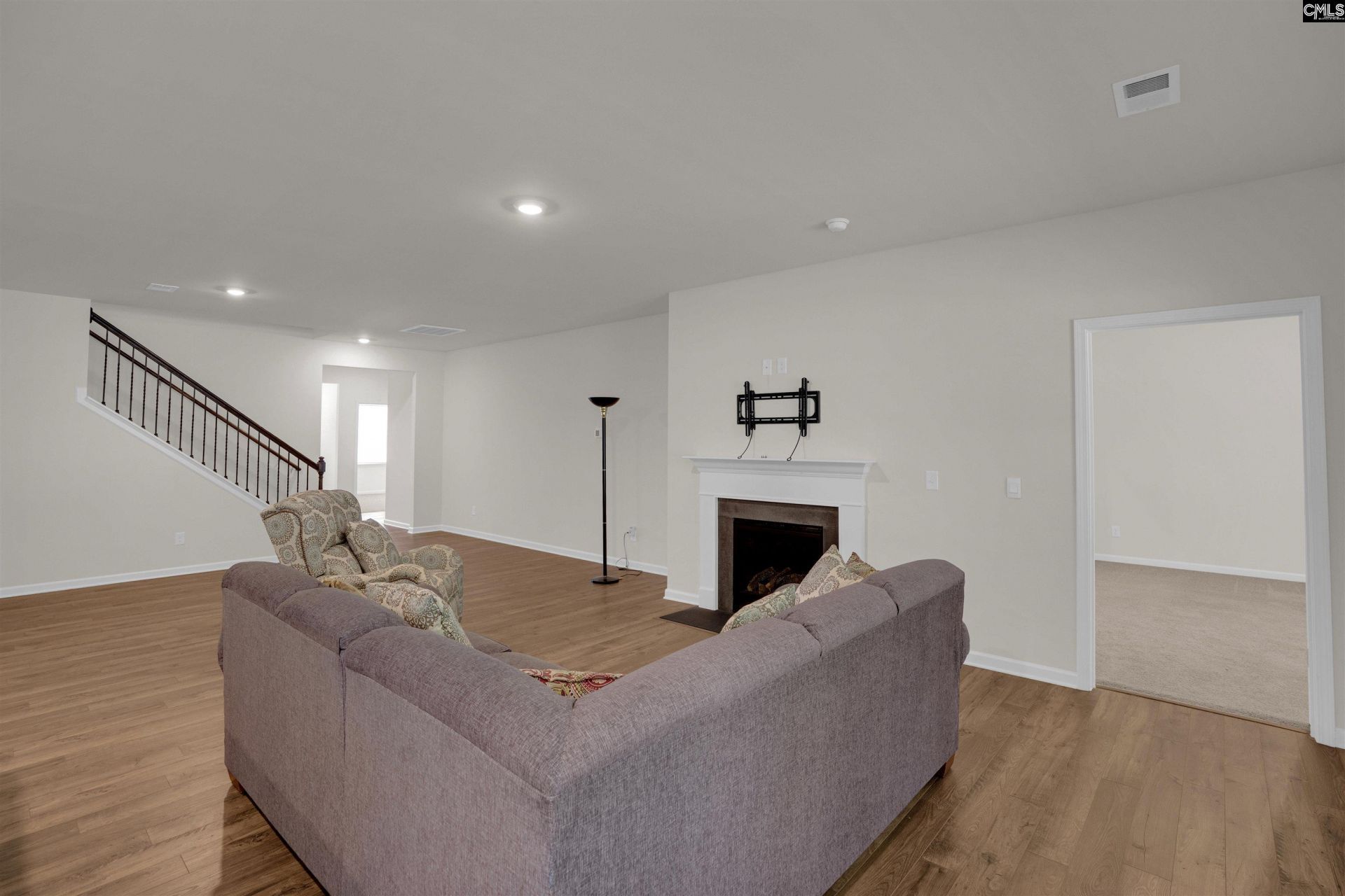329 Sycamore Crest Way  Photo 9