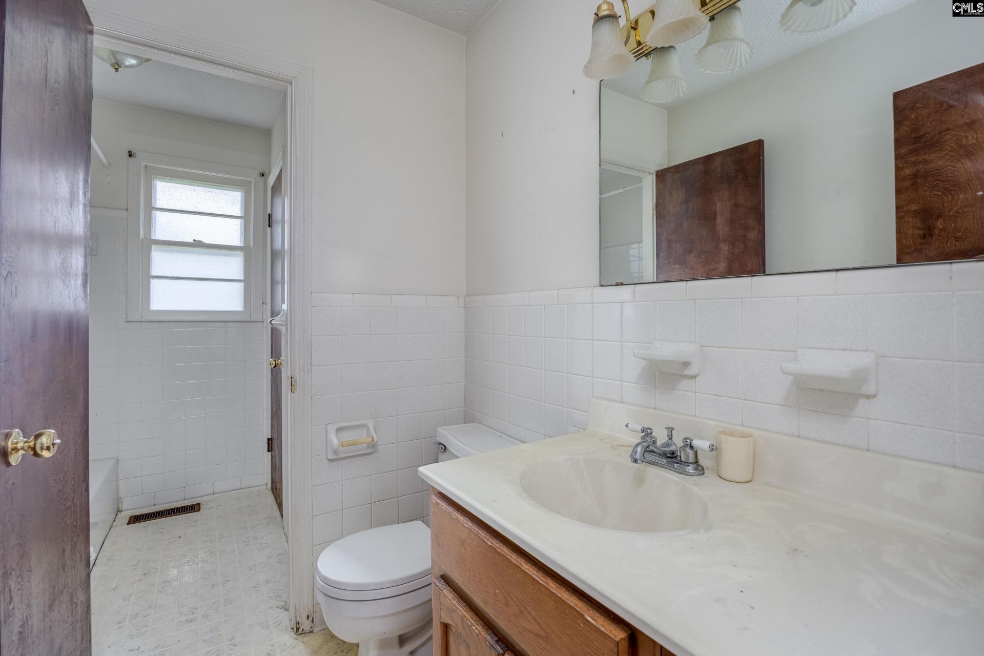 8543 North Road  Photo 11