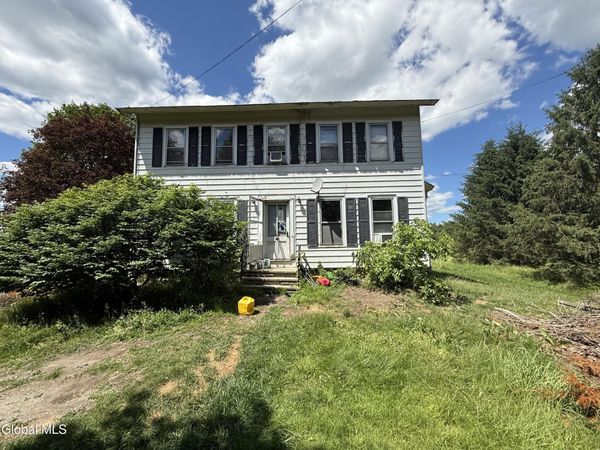 10 Wyomanock Road, Stephentown, NY 12168