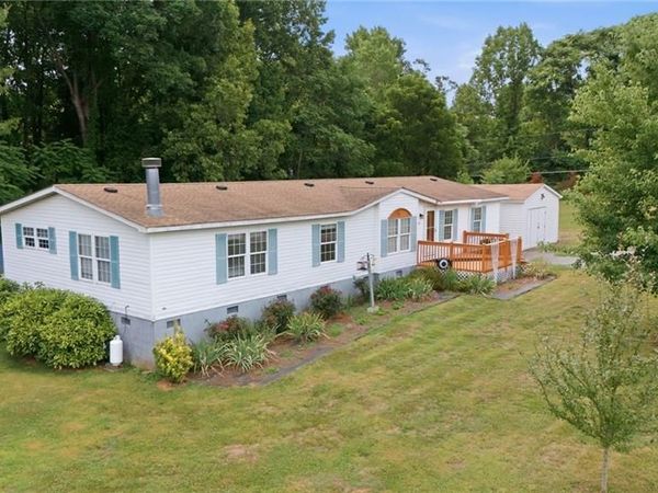 2032 Anna Drive , Yadkinville, NC 27055