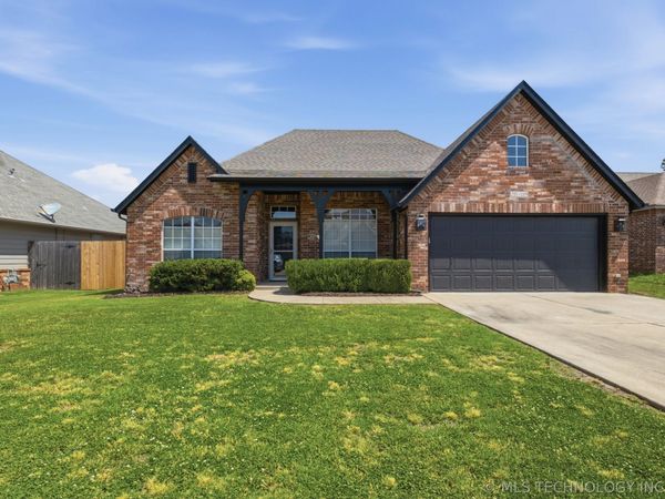20109 E 37th Place S, Broken Arrow, OK 74014