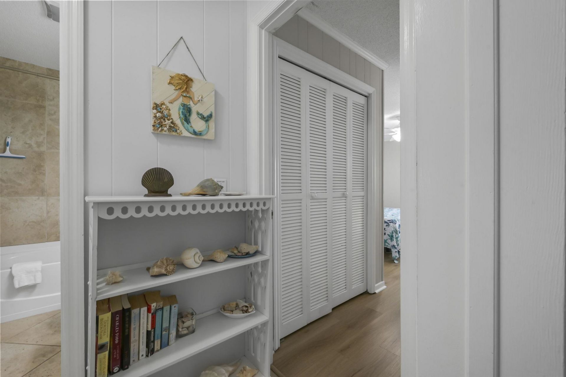 9520 Shore Dr. Photo 22