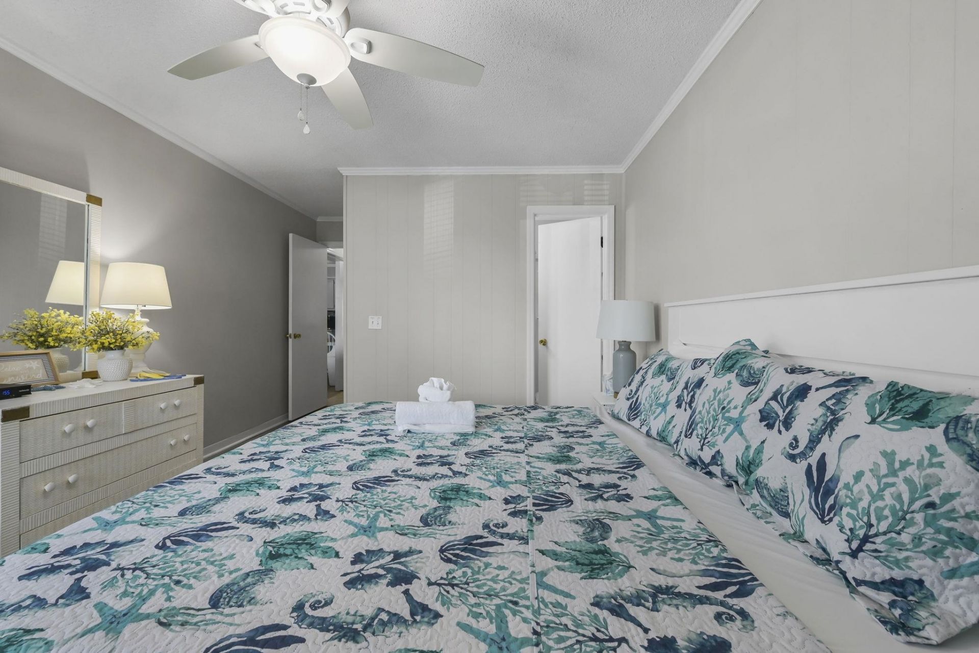 9520 Shore Dr. Photo 25