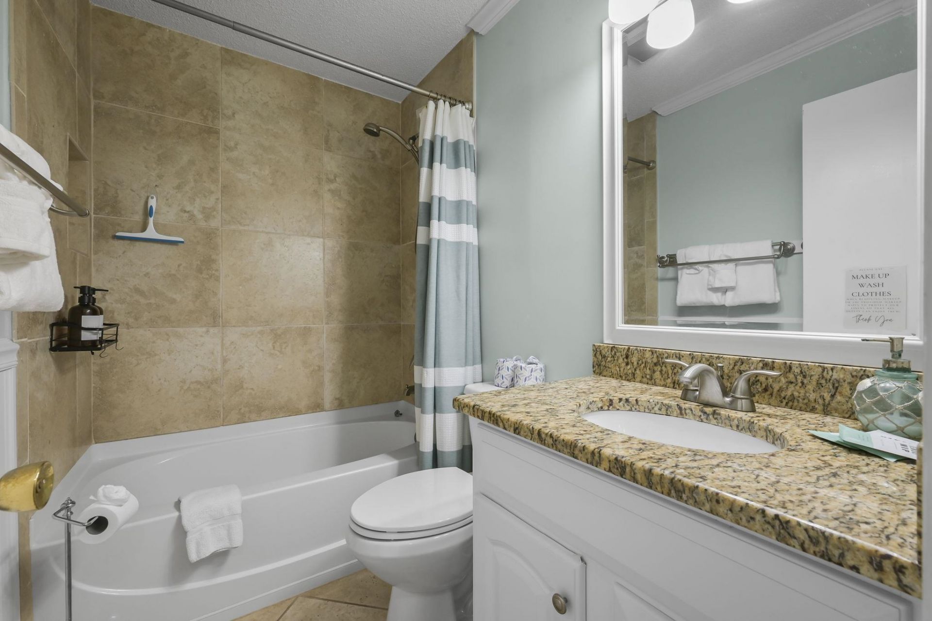 9520 Shore Dr. Photo 29