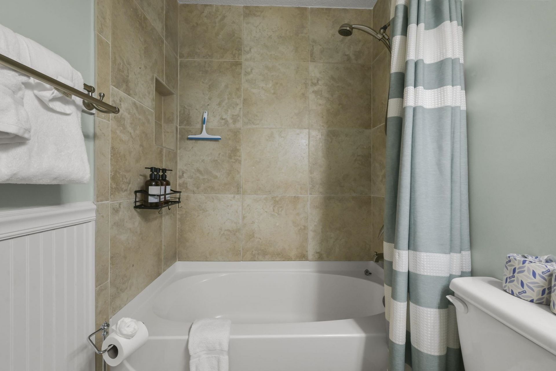 9520 Shore Dr. Photo 30