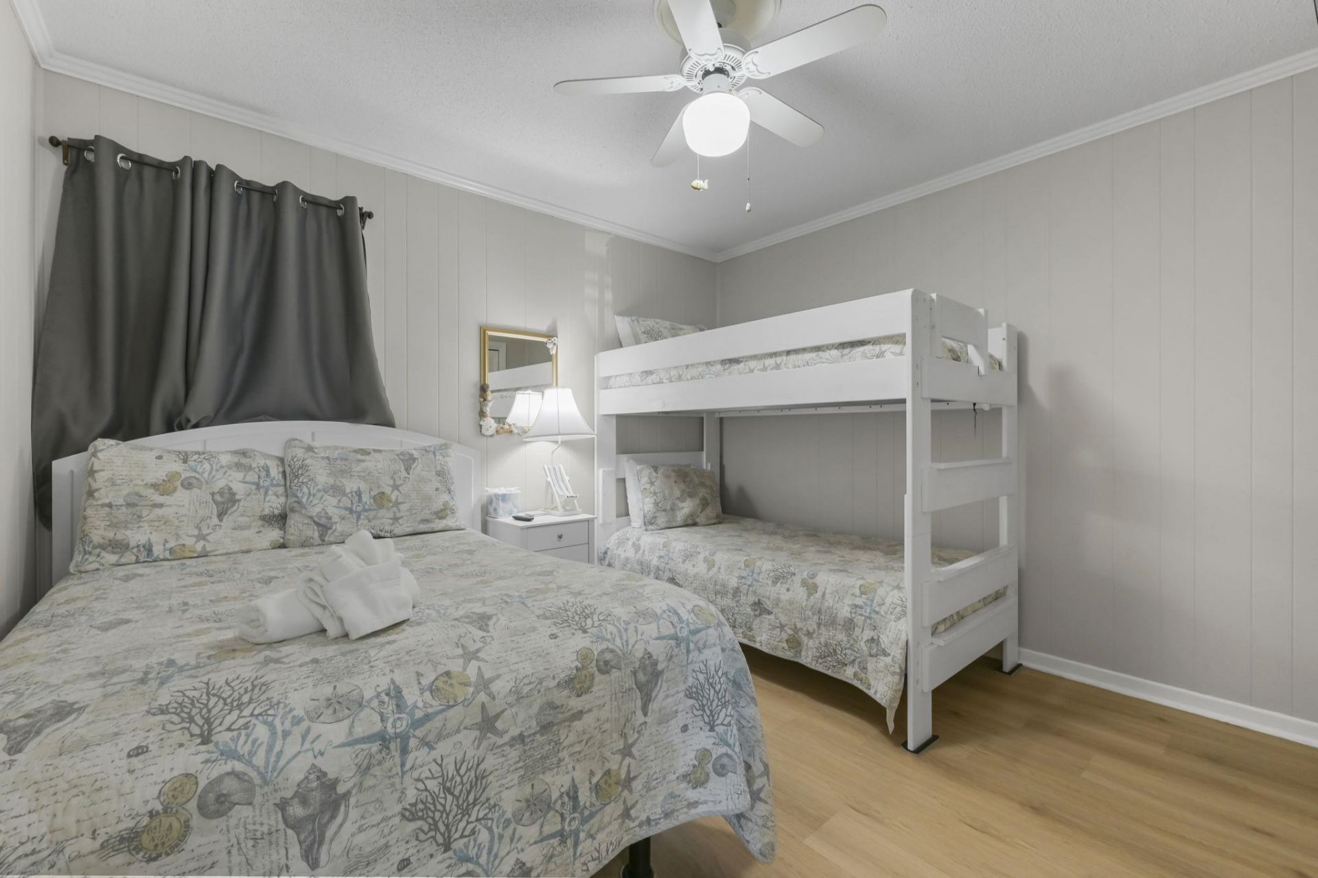 9520 Shore Dr. Photo 31