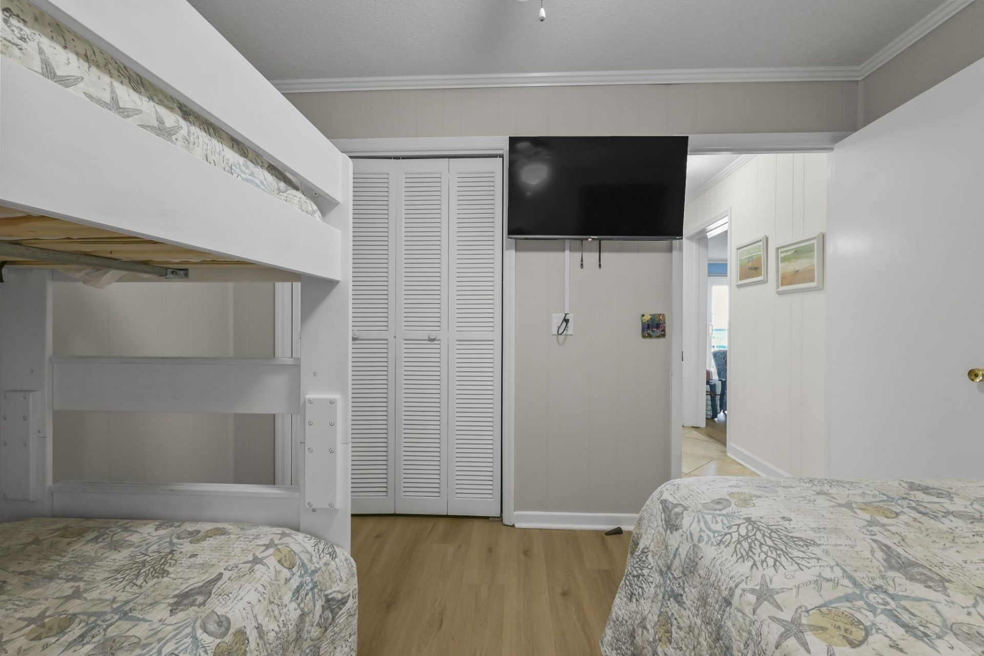 9520 Shore Dr. Photo 33