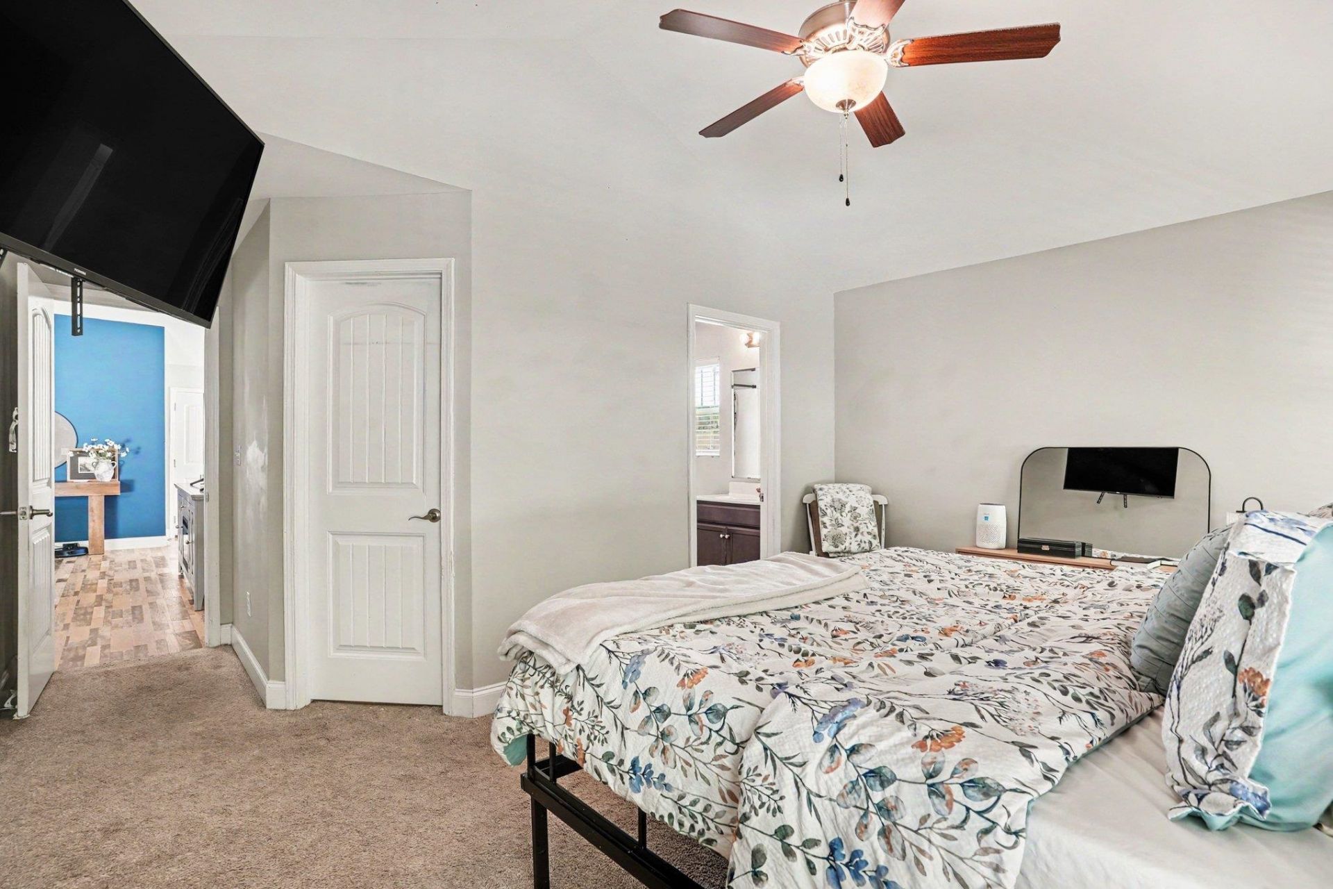 3468 Holly Loop Photo 19