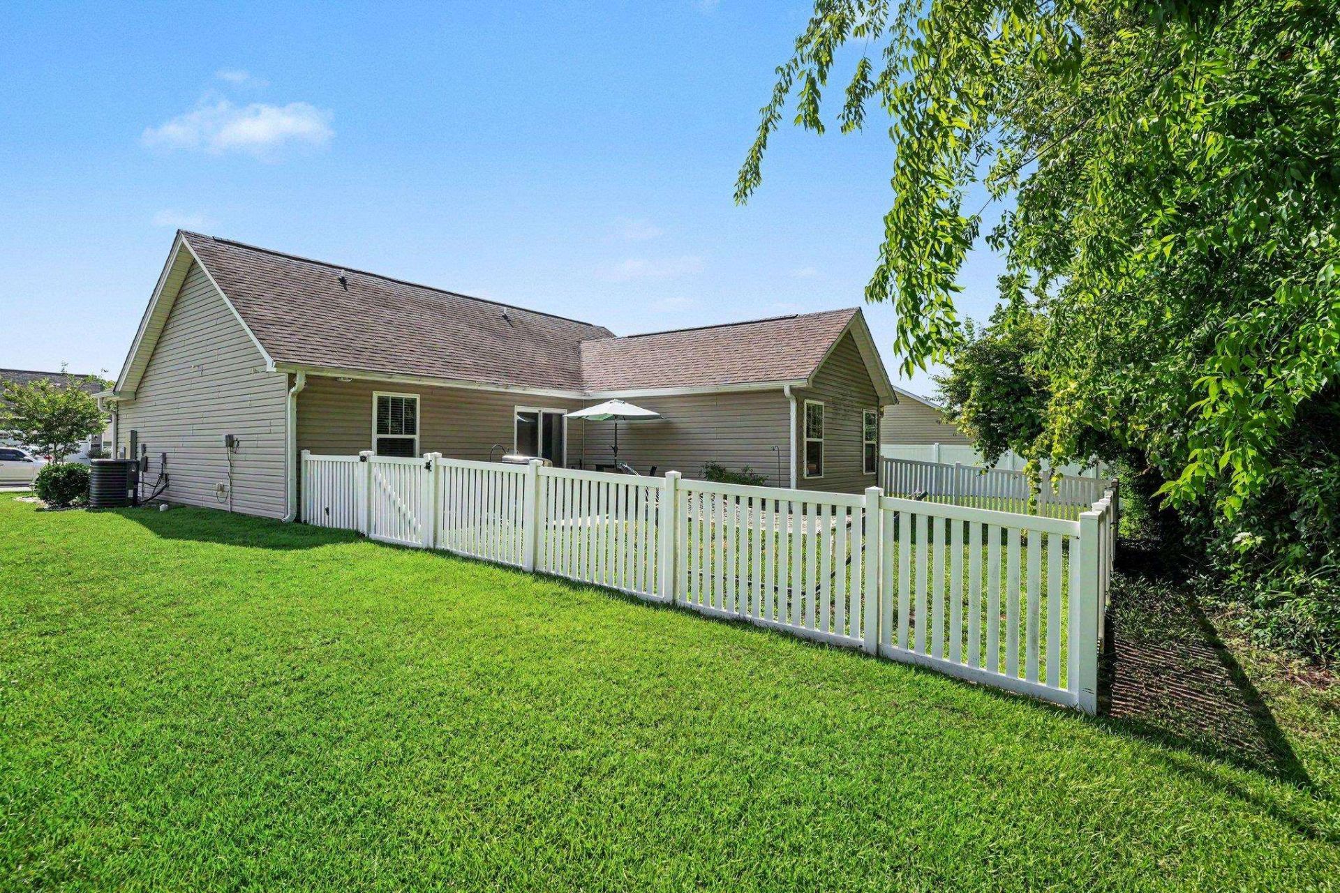 3468 Holly Loop Photo 28