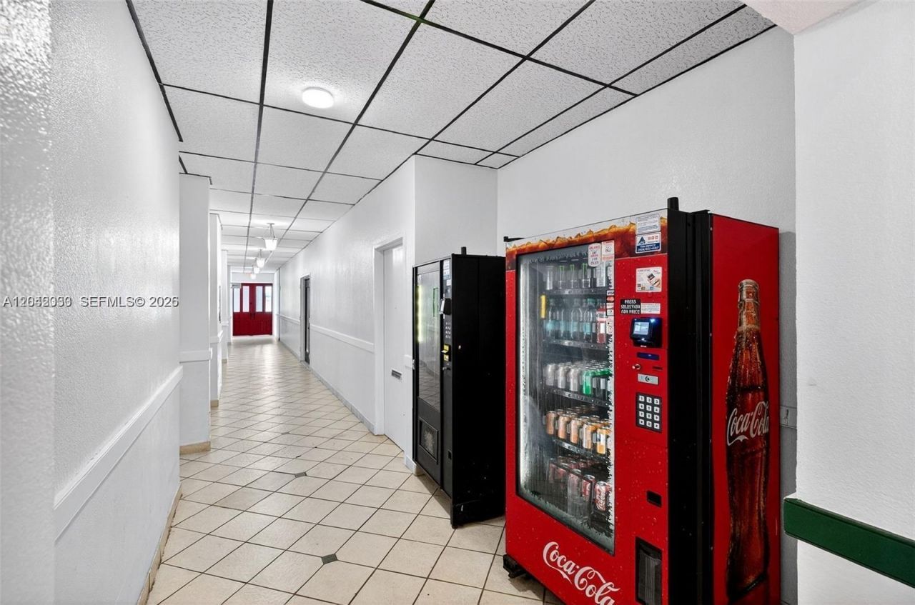 1351 NE Miami Gardens Dr , Unit 222E, Miami, FL 33179 Photo