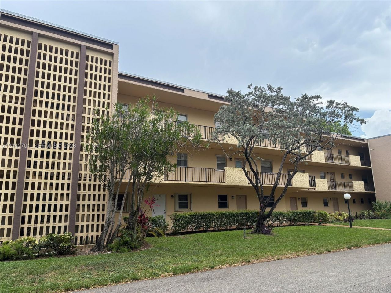 300 Berkley Rd , Unit 103, Hollywood, FL 33024 Photo