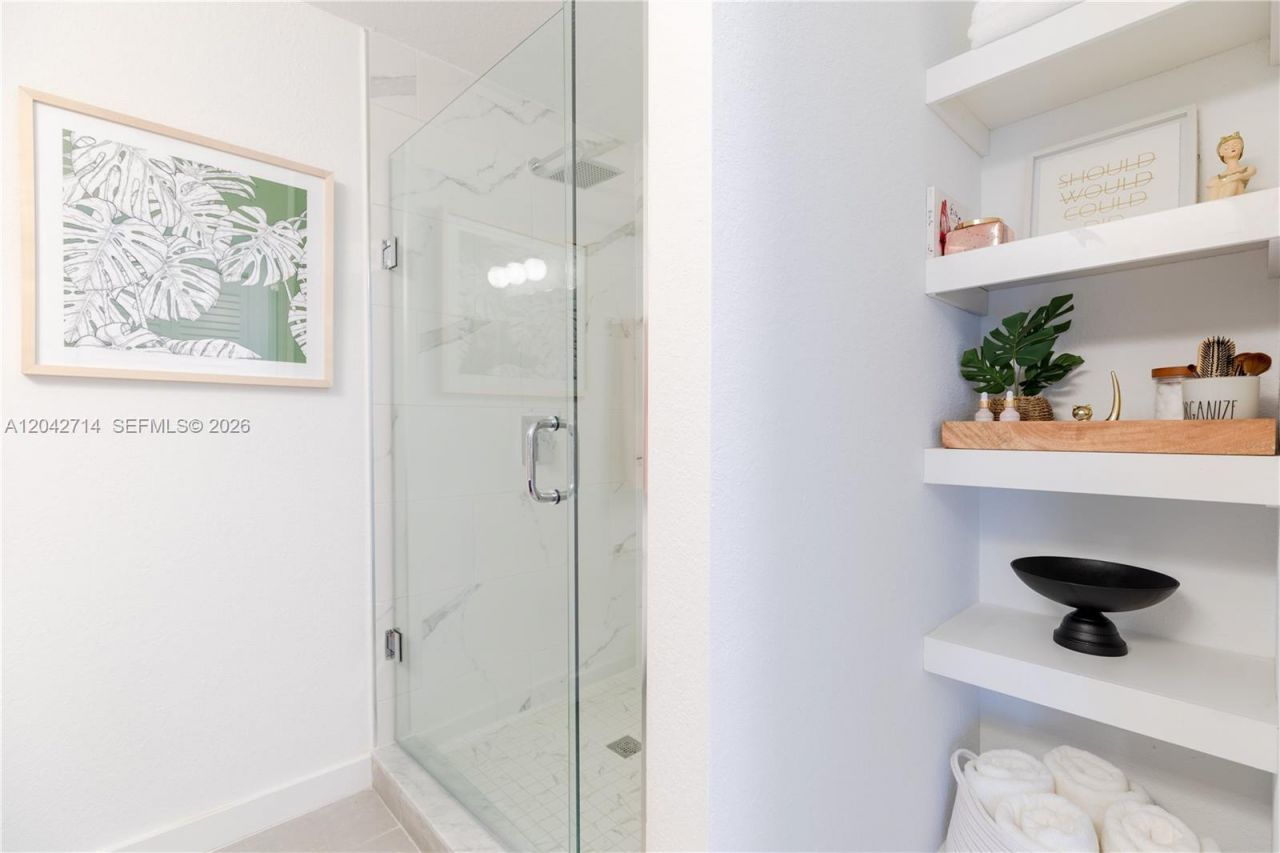 1005 Spring Garden Rd , Unit 433, Miami, FL 33136 Photo