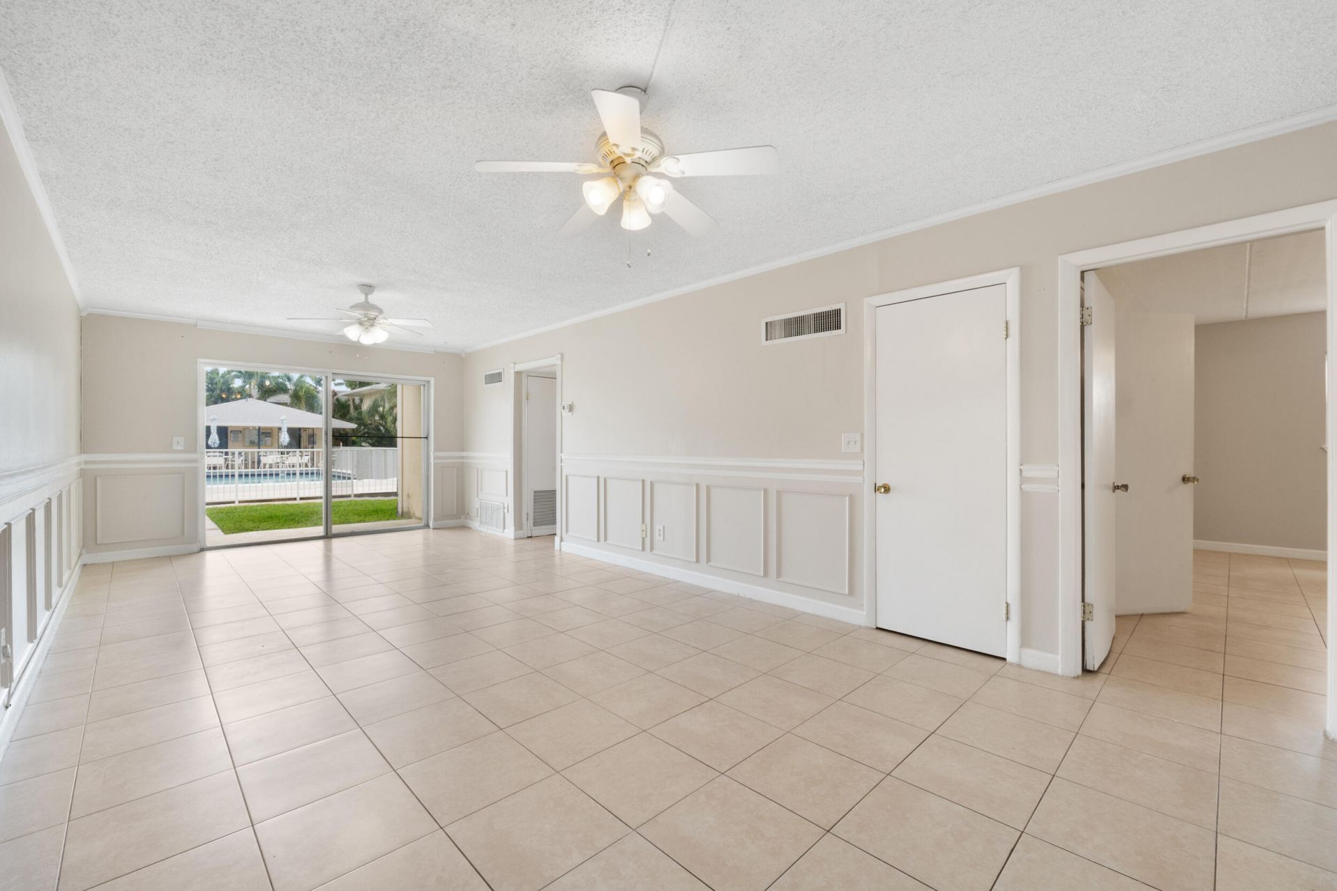 510 Prosperity Farms Rd. Road, Unit 4b, North Palm Beach, FL 33408 Photo