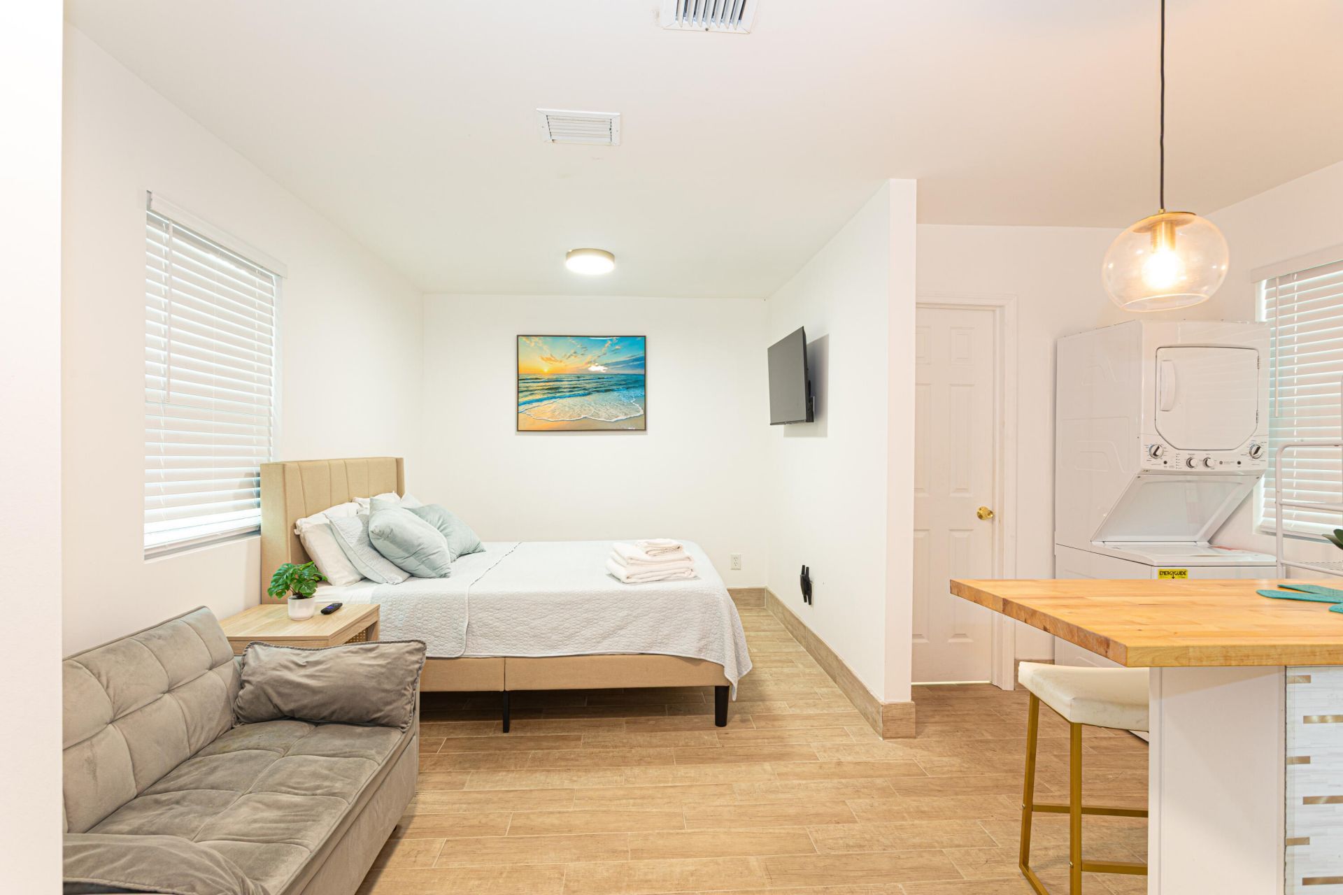 305 N Lakeside Drive, Lake Worth Beach, FL 33460 Photo