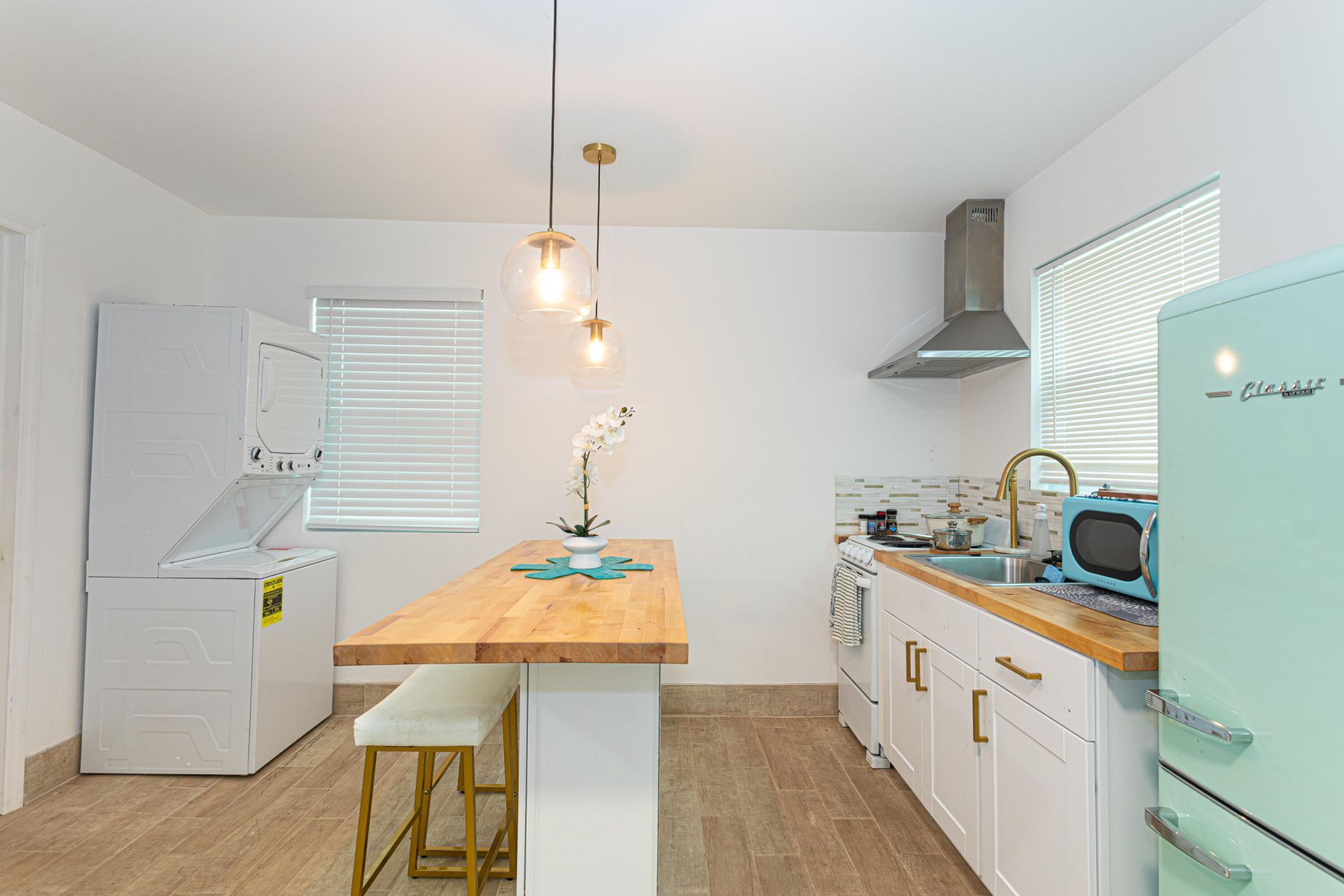 305 N Lakeside Drive, Lake Worth Beach, FL 33460 Photo