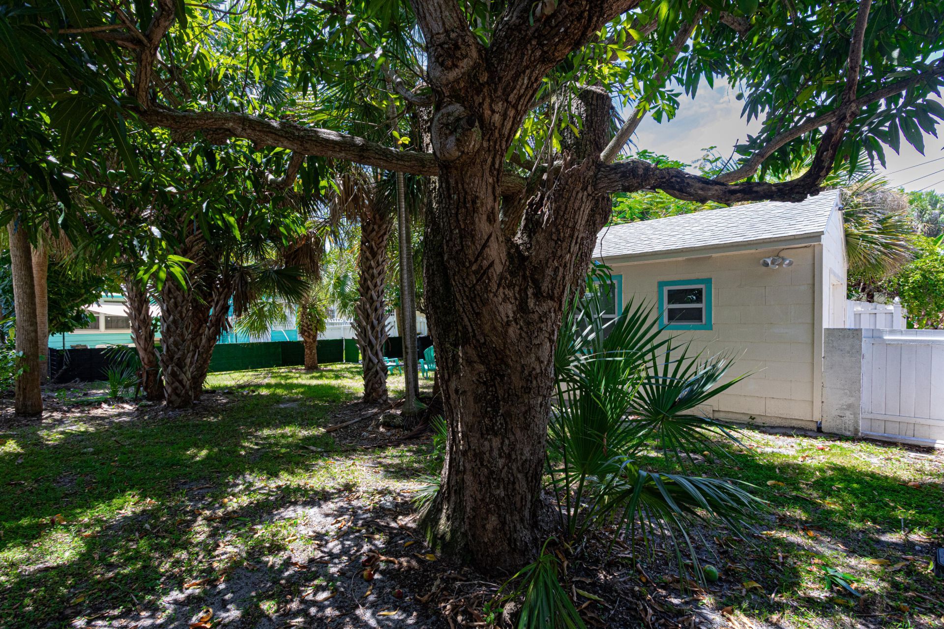 305 N Lakeside Drive, Lake Worth Beach, FL 33460 Photo