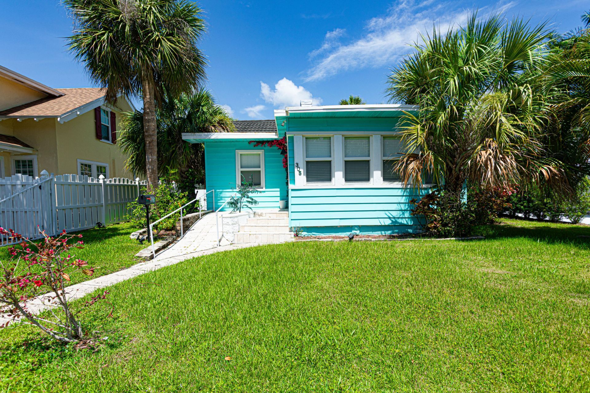 305 N Lakeside Drive, Lake Worth Beach, FL 33460 Photo