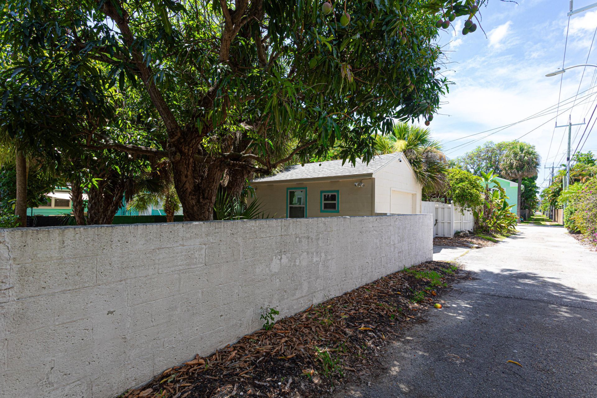 305 N Lakeside Drive, Lake Worth Beach, FL 33460 Photo