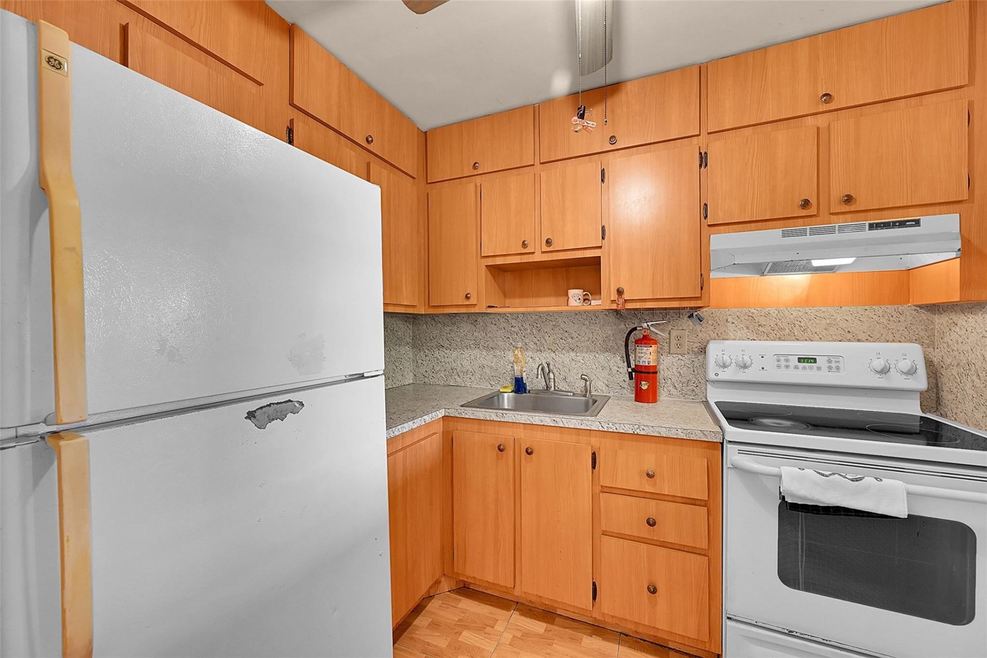 9101 Sunrise Lakes Boulevard, Unit 206, Sunrise, FL 33322 Photo