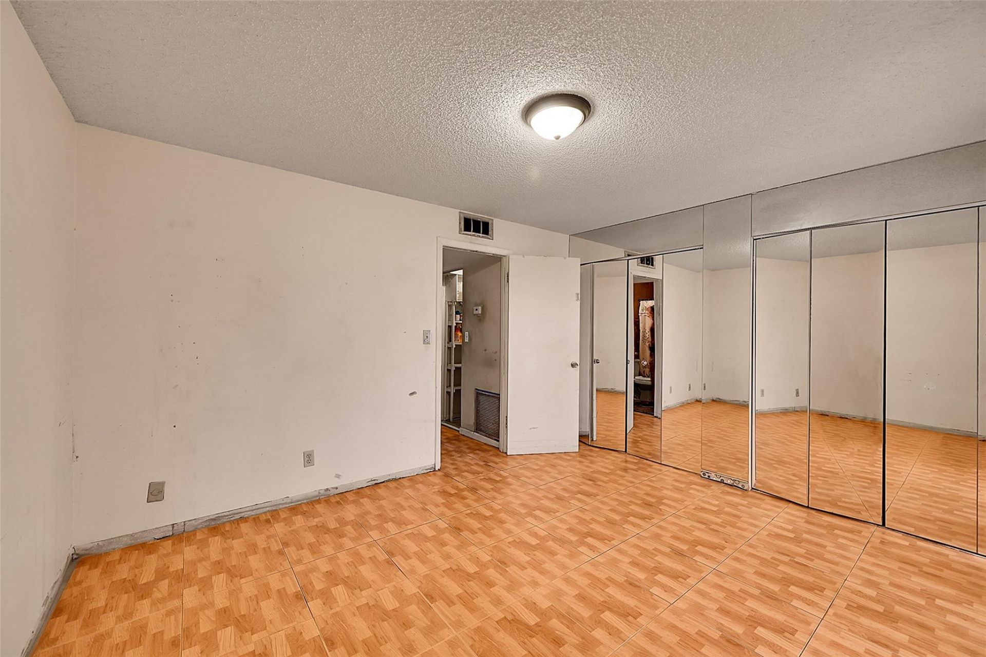 9101 Sunrise Lakes Boulevard, Unit 206, Sunrise, FL 33322 Photo