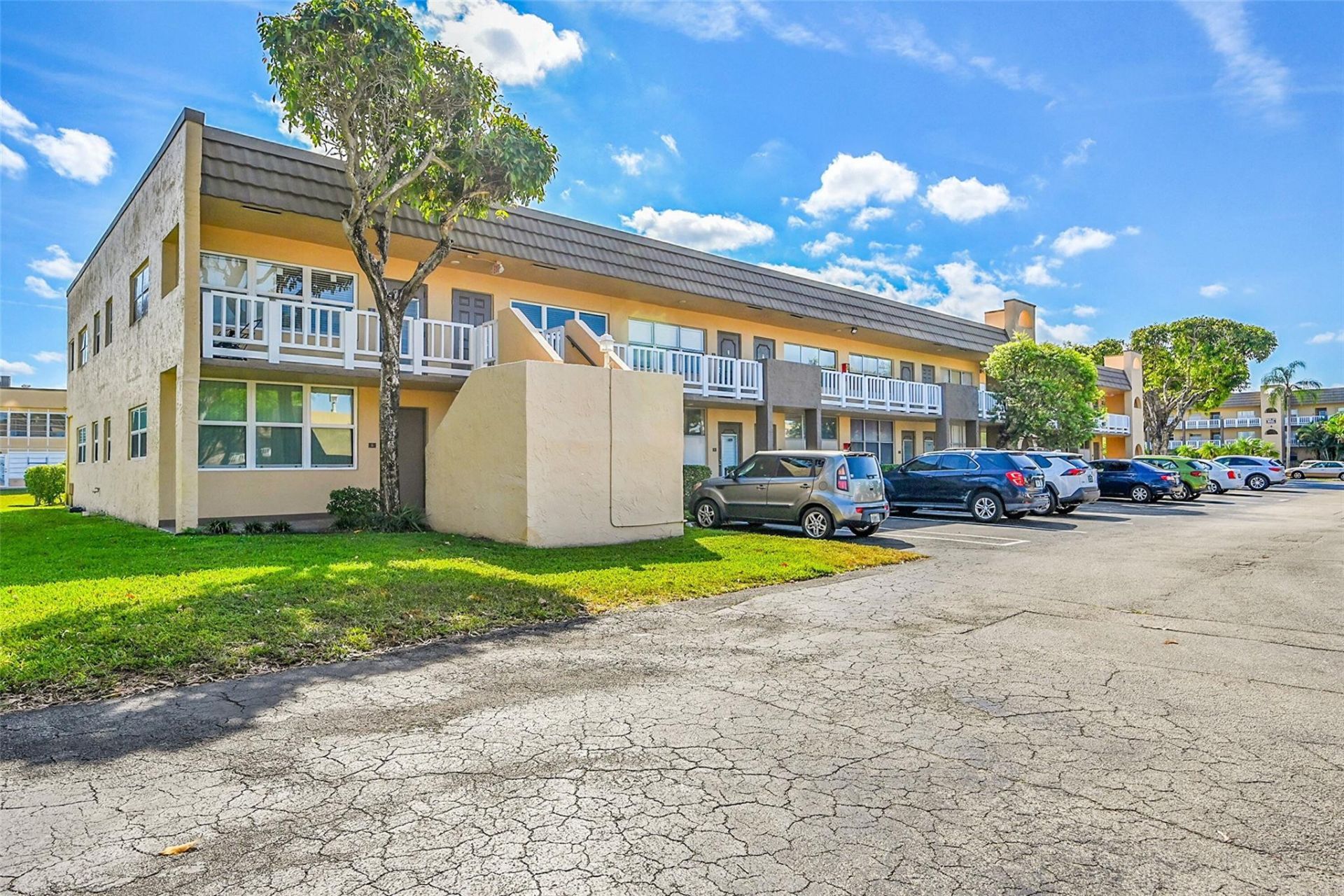 9101 Sunrise Lakes Boulevard, Unit 206, Sunrise, FL 33322 Photo
