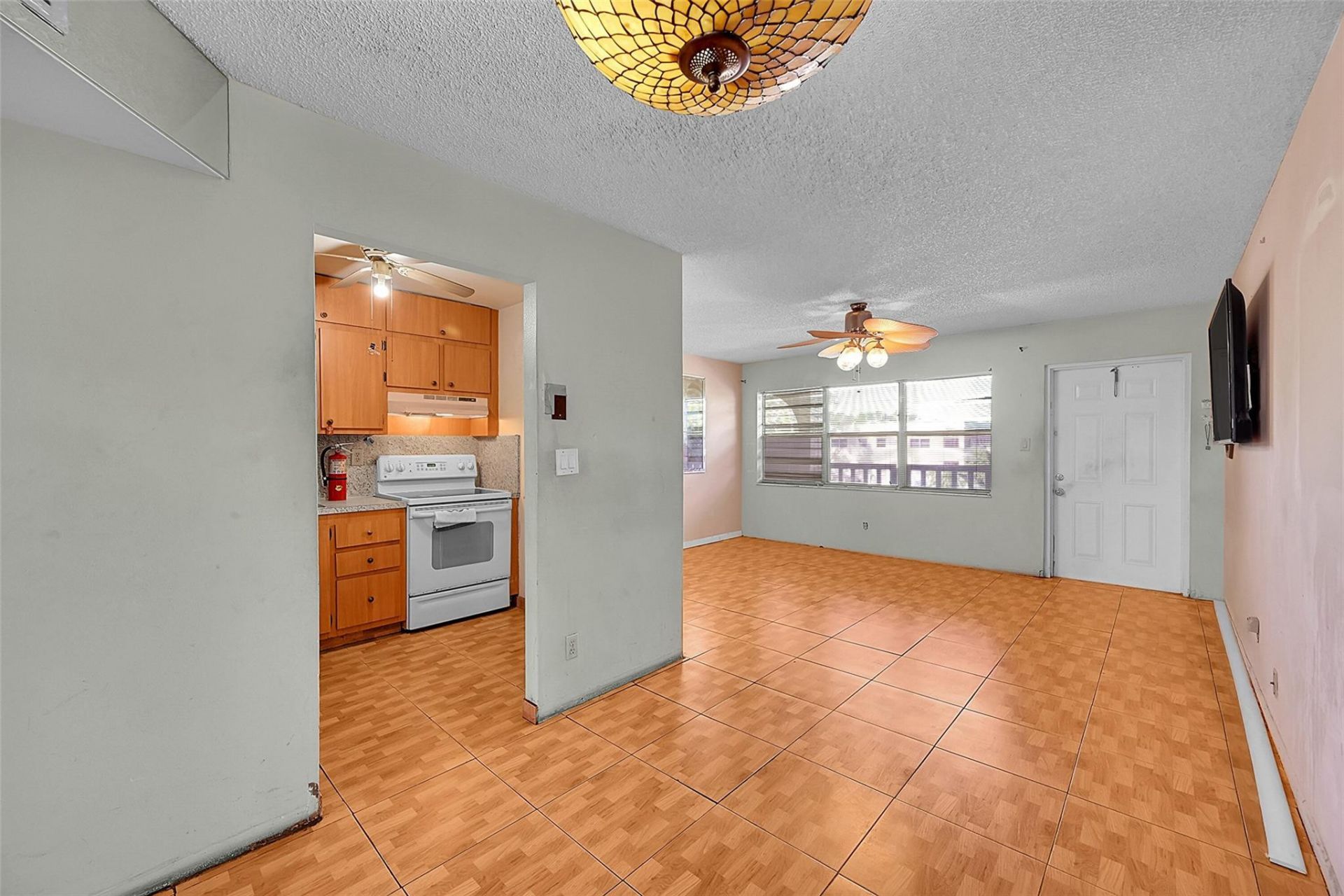 9101 Sunrise Lakes Boulevard, Unit 206, Sunrise, FL 33322 Photo