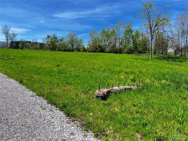 1001 Legacy Lane , Perryville, MO 63775