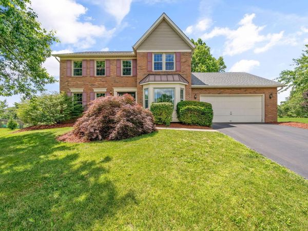 10146 Chantry Place , Pickerington, OH 43147