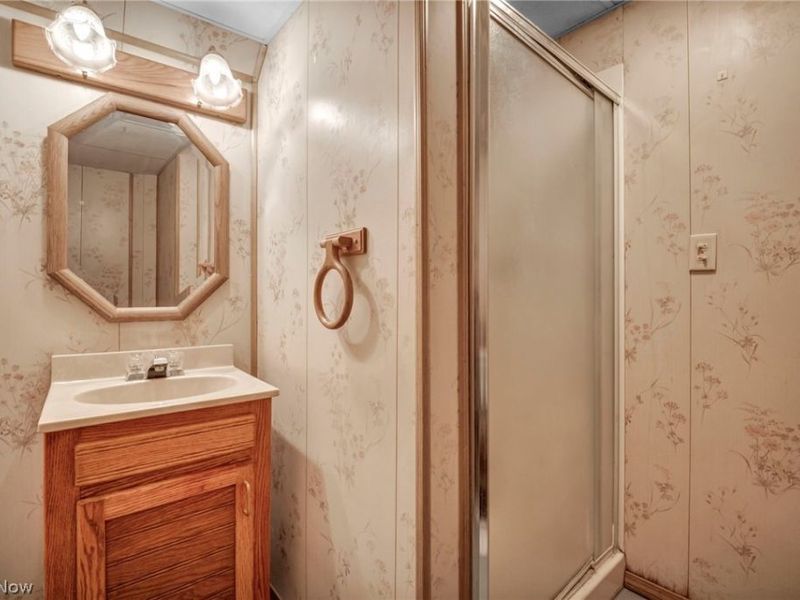 424 E 326th Street, Willowick, OH 44095 Photo 26