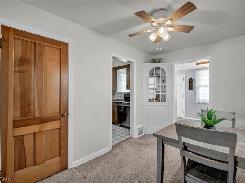 424 E 326th Street, Willowick, OH 44095 Photo 4