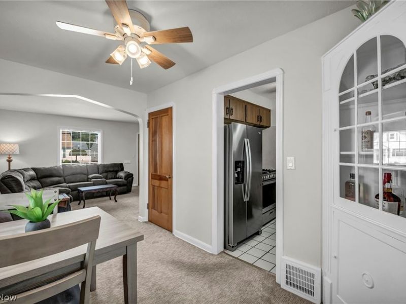 424 E 326th Street, Willowick, OH 44095 Photo 5