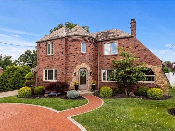 130 Crestview Dr, Pittsburgh, PA 15236
