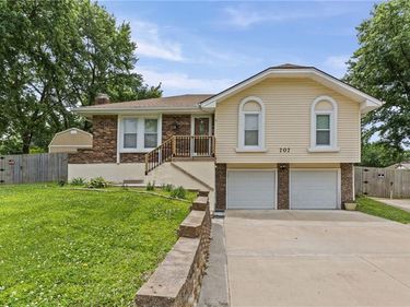 707 NE 115th Terrace, Kansas City, MO 64155