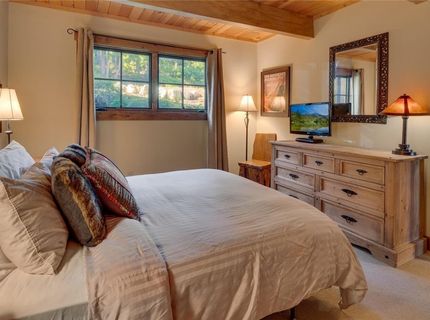945 Skyline Drive, Tahoe City, CA 96145 Photo