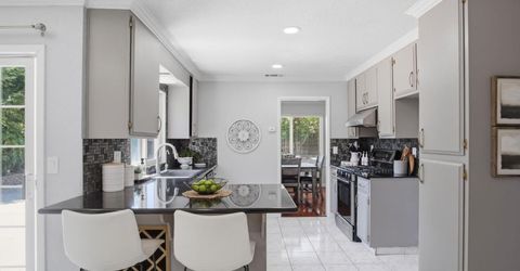 7006 Bridgeport Cir, Stockton, CA 95207 Photo