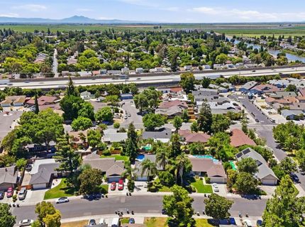 7006 Bridgeport Cir, Stockton, CA 95207 Photo