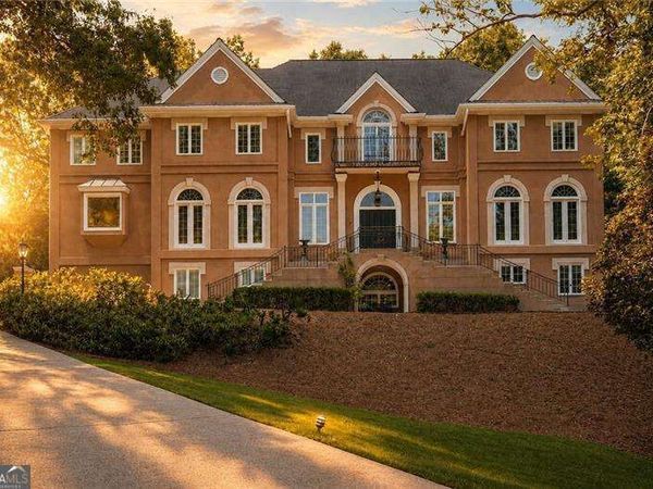 135 Lameloise Lane, Atlanta, GA 30327